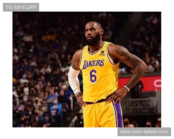 雷恩球员雅凯犯规染红,成为比赛转折点 雷恩球员雅凯犯规染红,成为比赛转折点